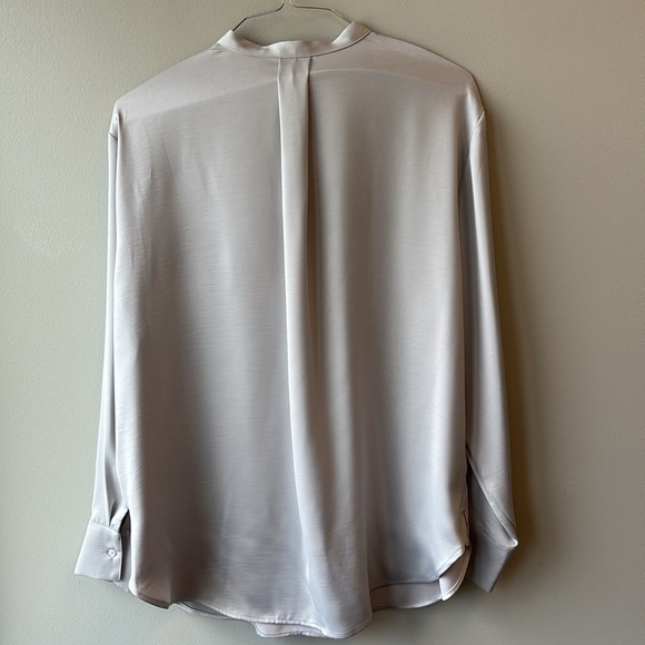 Banana Republic blouse XL silver - Picture 6 of 6